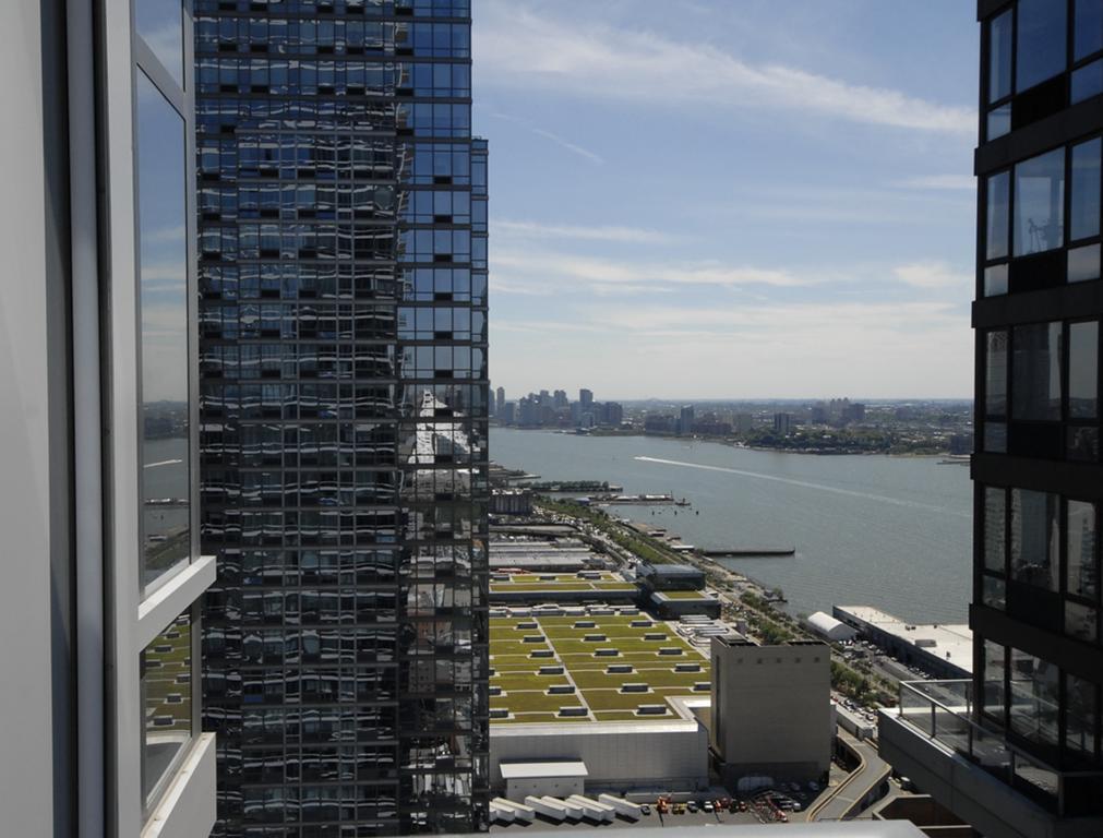 Global Luxury Suites At Sky New York Exterior photo